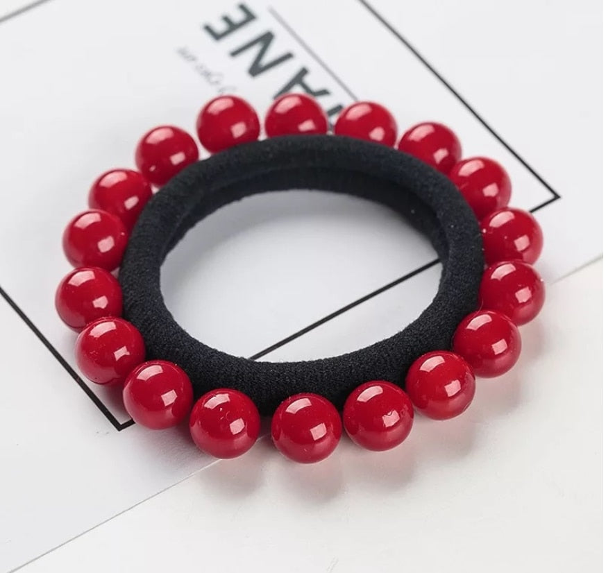 Woman Big Pearl Hair Ties