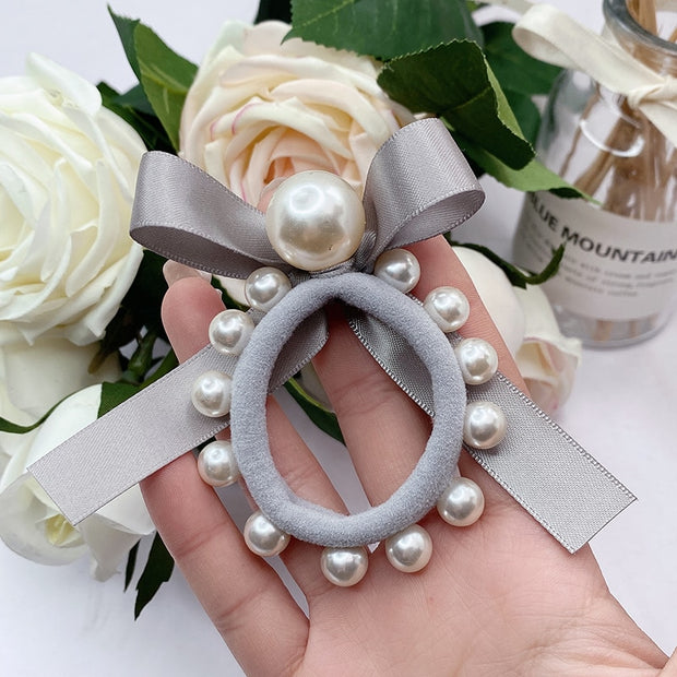 Woman Big Pearl Hair Ties