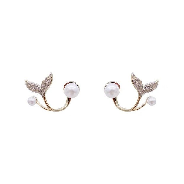 Elegant Mermaid Tail Shape Pearl Gold Earrings